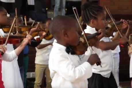 SUZUKI™  Violinists perform for Cape Town SOUTH AFRICA