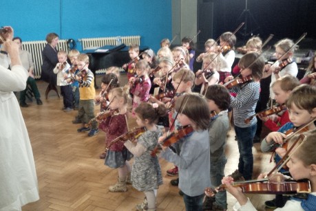 String Teachers introduced to SUZUKI™ Method at Brno Conservatoire, Czech Republic